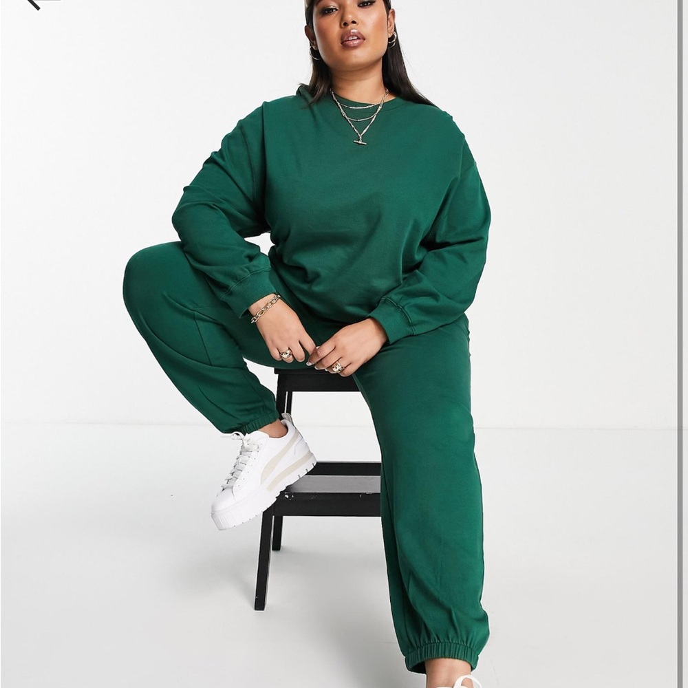 Green sweat set plus size
